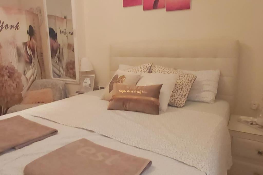 Theano'S Cozy & Quiet Lux Central Flat - Wifi & Full Amenities Патра Экстерьер фото