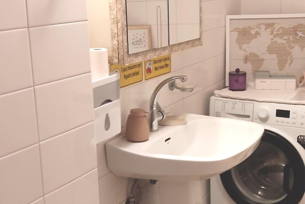 Theano'S Cozy & Quiet Lux Central Flat - Wifi & Full Amenities Патра Экстерьер фото