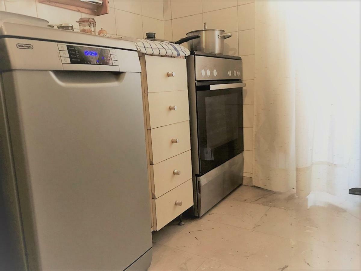 Theano'S Cozy & Quiet Lux Central Flat - Wifi & Full Amenities Патра Экстерьер фото
